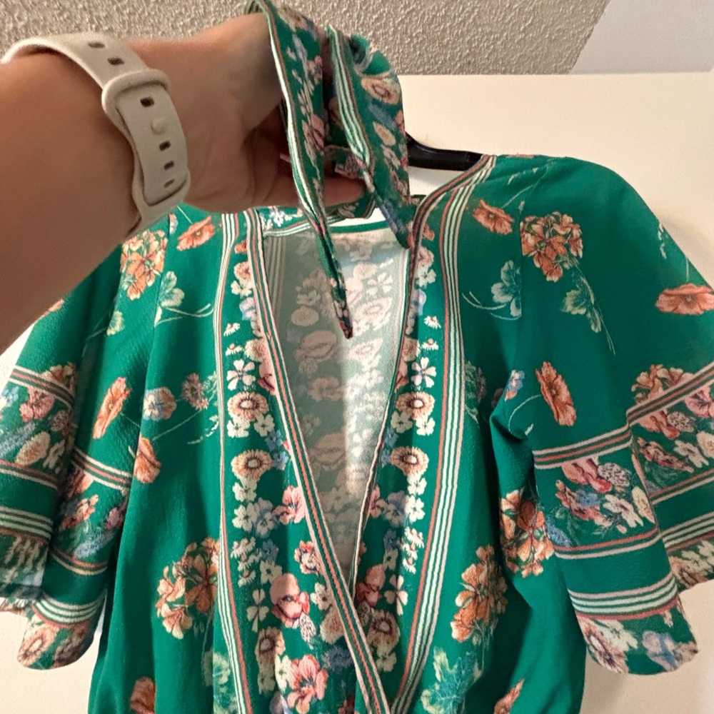 Green Smocked Crop Blouse with Flutter Sleeves - Picture 4 of 6